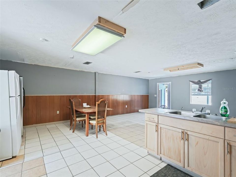 На продажу: $625,000 (6 спален, 5 ванн, 6704 Квадратных фут)