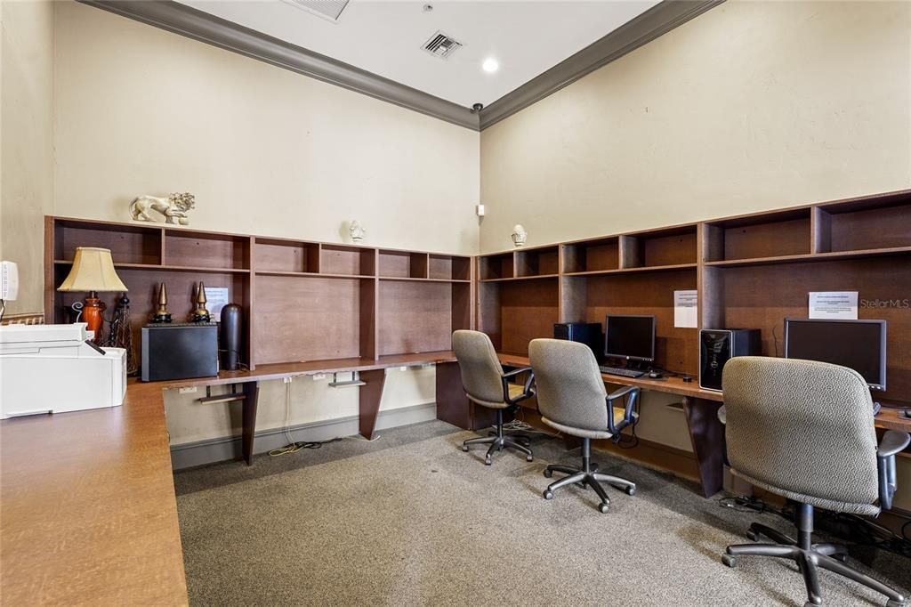 Active With Contract: $179,000 (1 beds, 1 baths, 759 Square Feet)