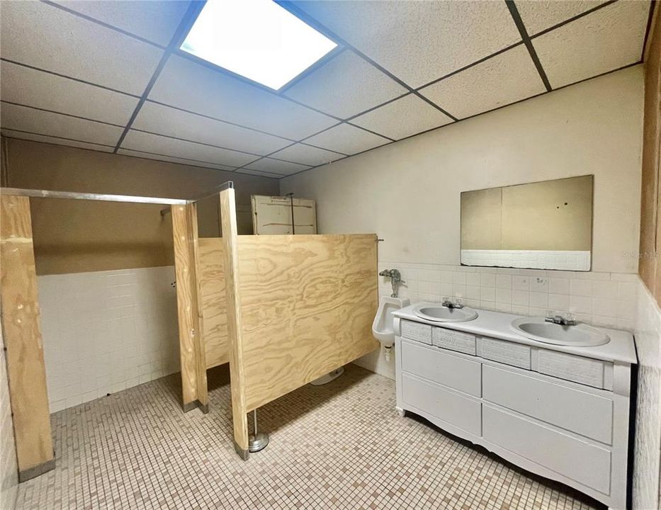 For Sale: $625,000 (0 beds, 0 baths, 6704 Square Feet)