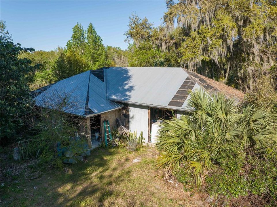 Vendido Recientemente: $399,000 (3 camas, 2 baños, 1300 Pies cuadrados)