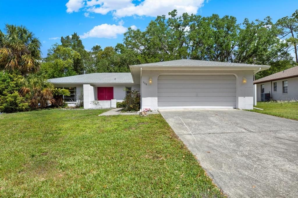 Recently Sold: $325,000 (3 beds, 2 baths, 1823 Square Feet)