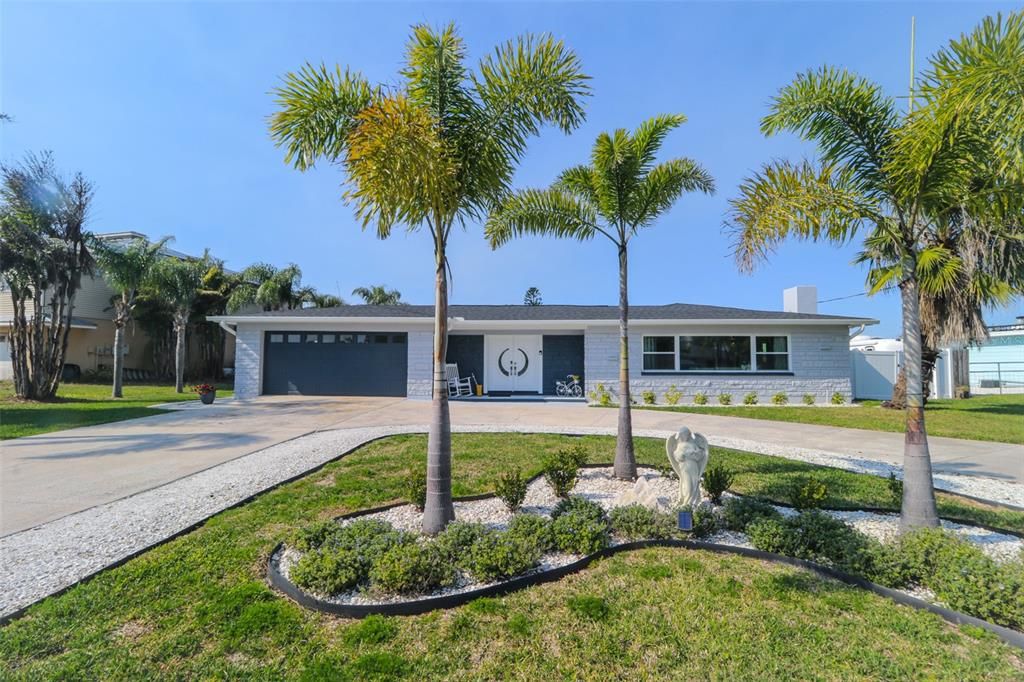 En Venta: $1,249,000 (4 camas, 3 baños, 2372 Pies cuadrados)