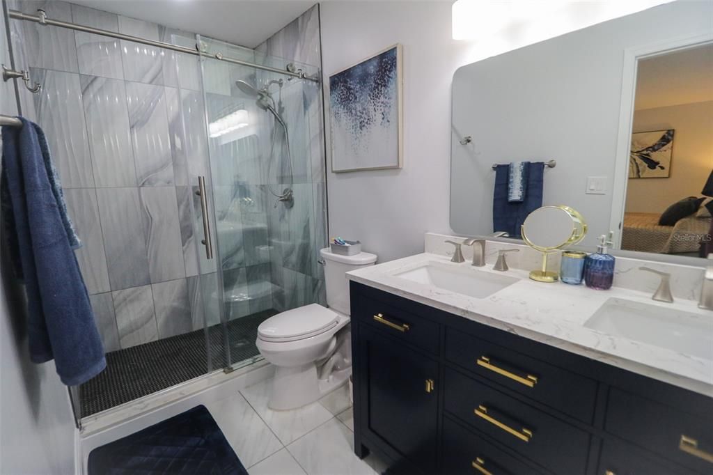 En Venta: $1,249,000 (4 camas, 3 baños, 2372 Pies cuadrados)