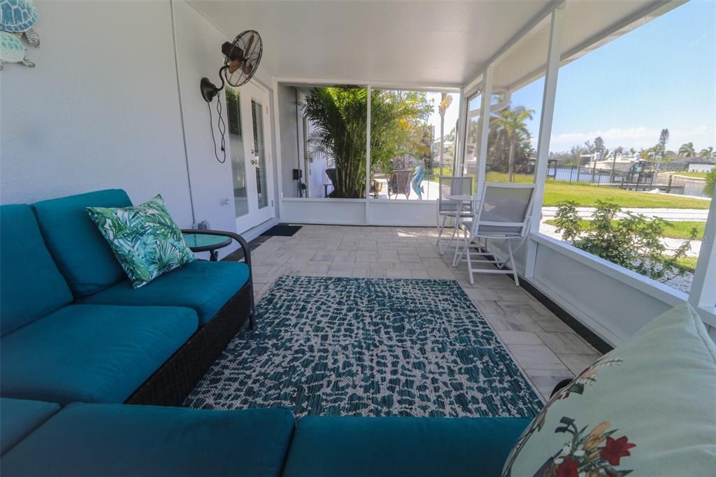 En Venta: $1,249,000 (4 camas, 3 baños, 2372 Pies cuadrados)