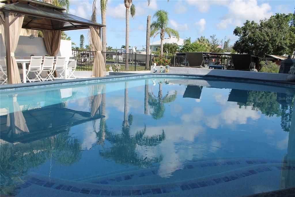 En Venta: $1,249,000 (4 camas, 3 baños, 2372 Pies cuadrados)