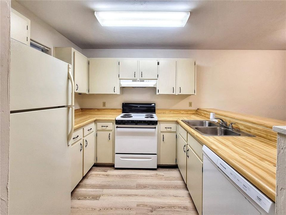 En Venta: $119,000 (2 camas, 2 baños, 874 Pies cuadrados)