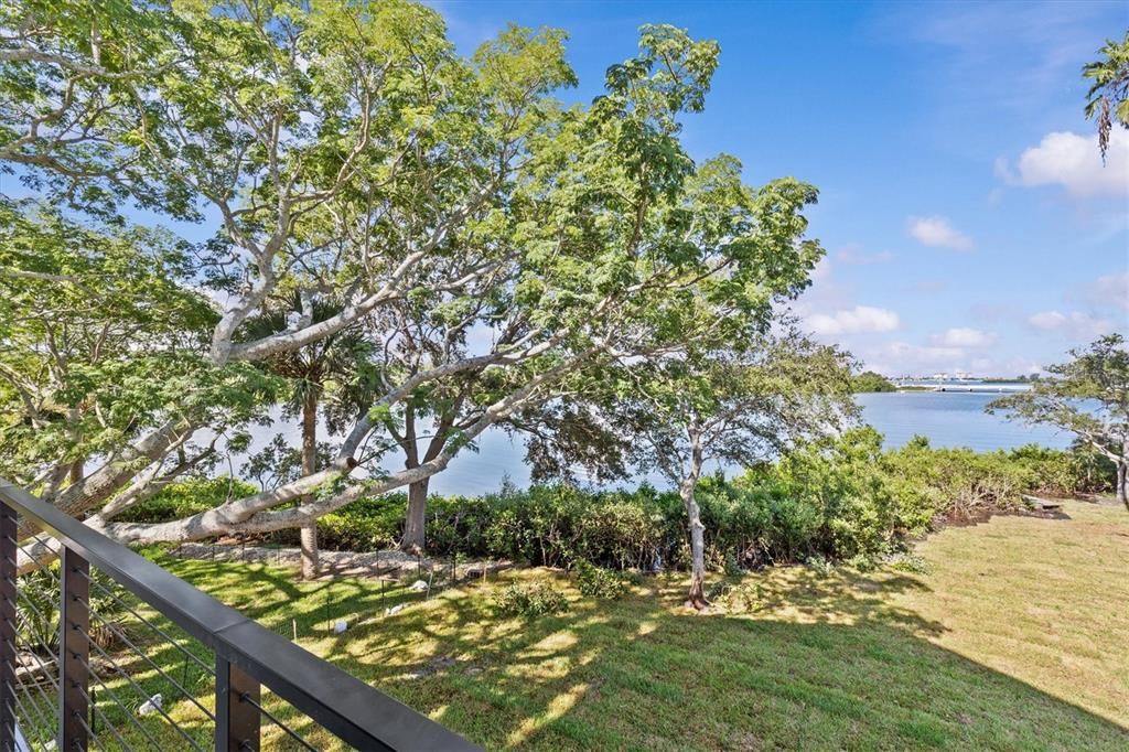 For Sale: $2,325,000 (4 beds, 4 baths, 3410 Square Feet)