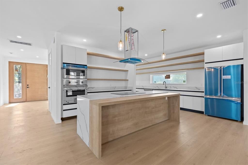 For Sale: $2,325,000 (4 beds, 4 baths, 3410 Square Feet)