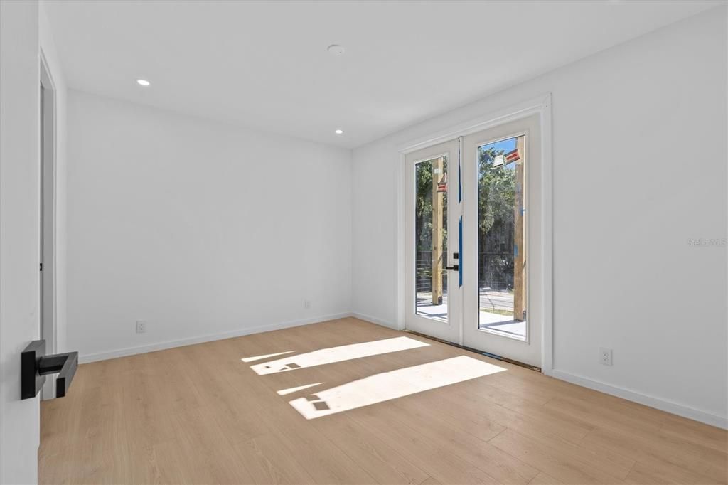 For Sale: $2,325,000 (4 beds, 4 baths, 3410 Square Feet)