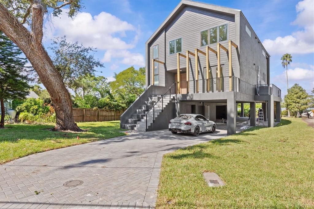 For Sale: $2,325,000 (4 beds, 4 baths, 3410 Square Feet)