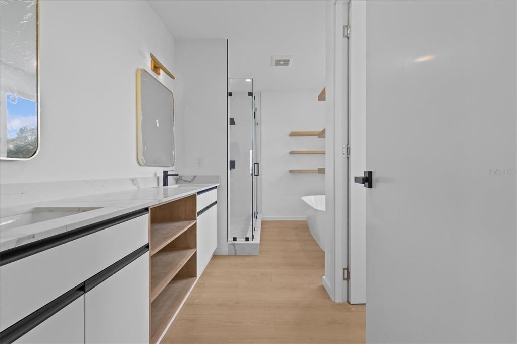 For Sale: $2,325,000 (4 beds, 4 baths, 3410 Square Feet)