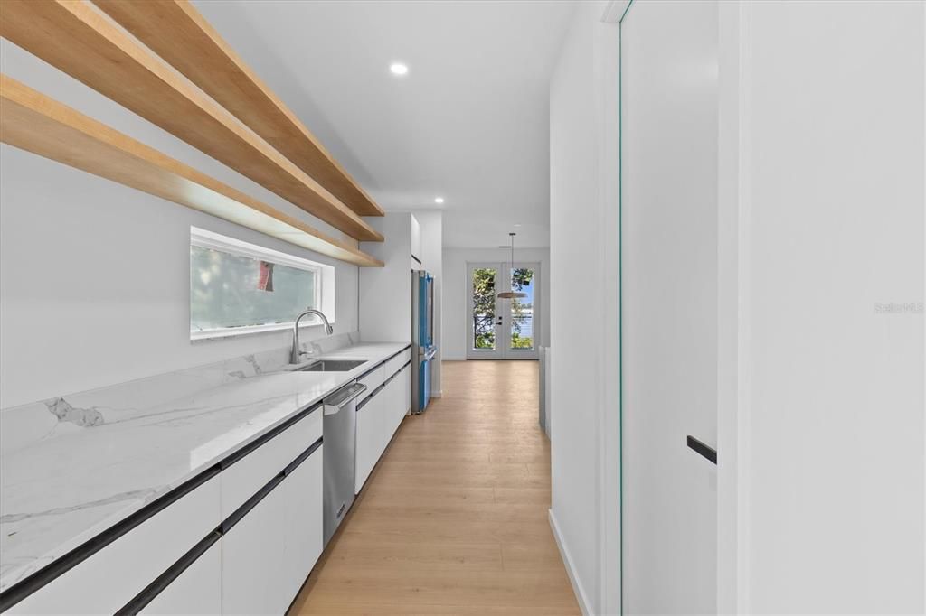 For Sale: $2,325,000 (4 beds, 4 baths, 3410 Square Feet)