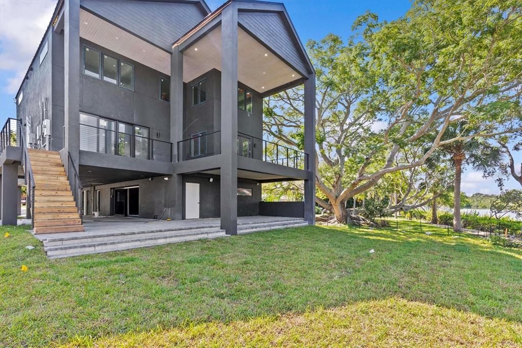 For Sale: $2,325,000 (4 beds, 4 baths, 3410 Square Feet)