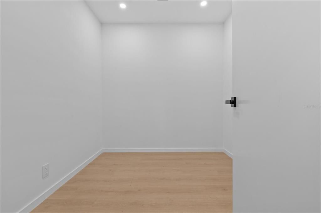 For Sale: $2,325,000 (4 beds, 4 baths, 3410 Square Feet)