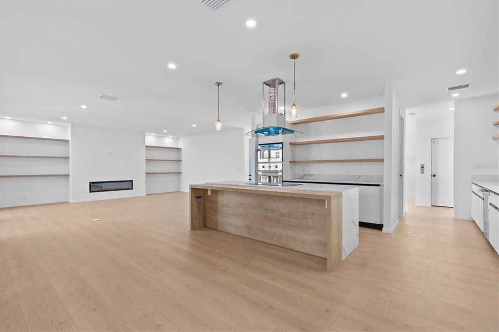 For Sale: $2,325,000 (4 beds, 4 baths, 3410 Square Feet)