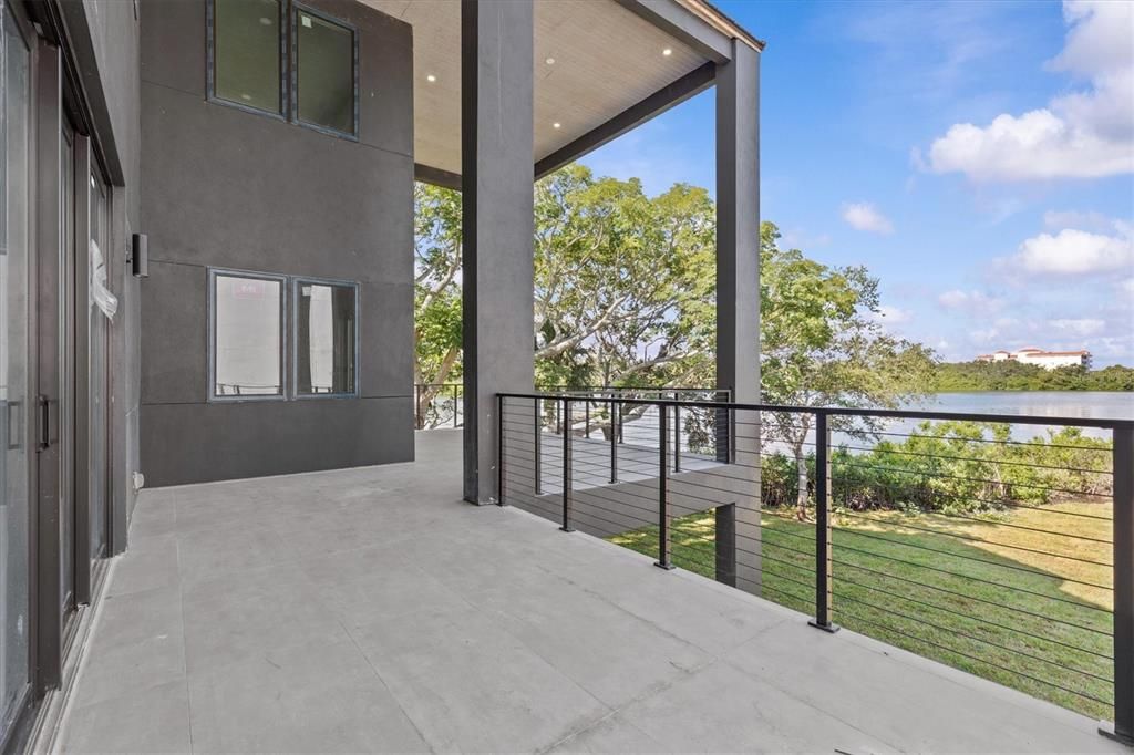 For Sale: $2,325,000 (4 beds, 4 baths, 3410 Square Feet)