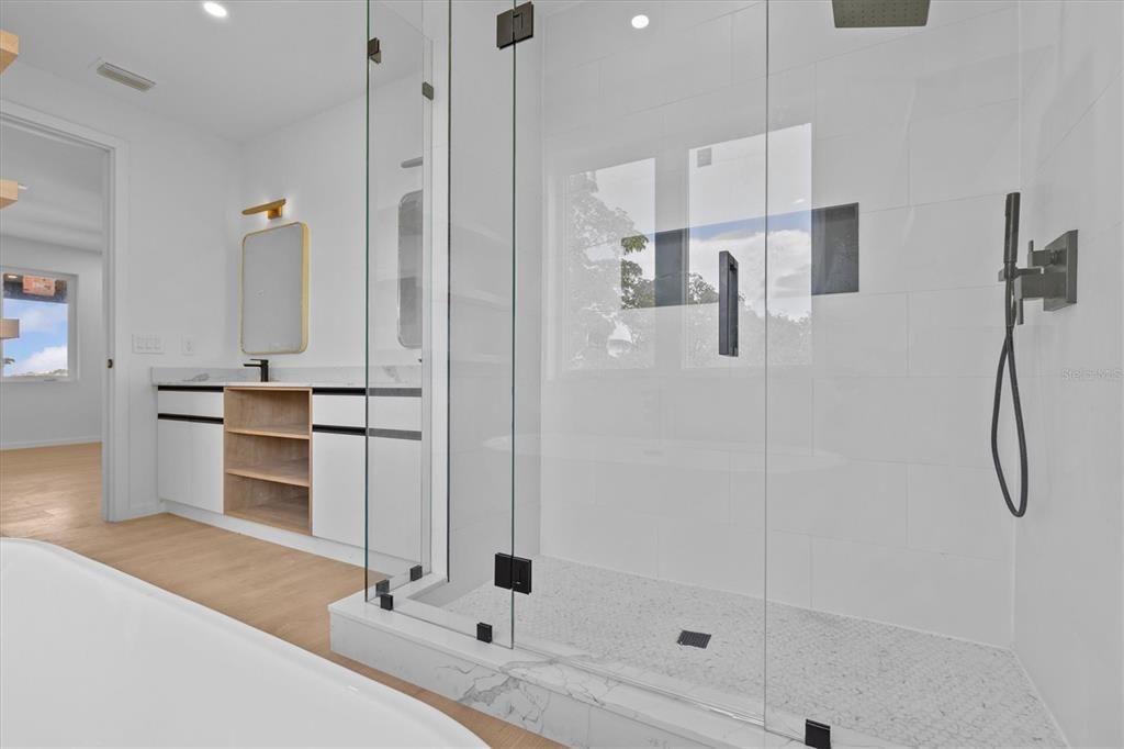 For Sale: $2,325,000 (4 beds, 4 baths, 3410 Square Feet)