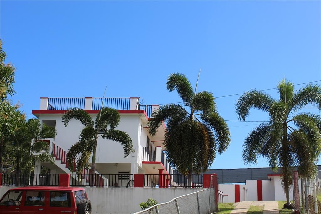 For Sale: $369,000 (3 beds, 2 baths, 1100 Square Feet)