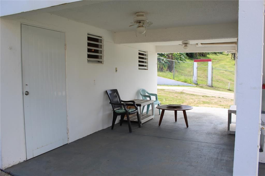 For Sale: $369,000 (3 beds, 2 baths, 1100 Square Feet)