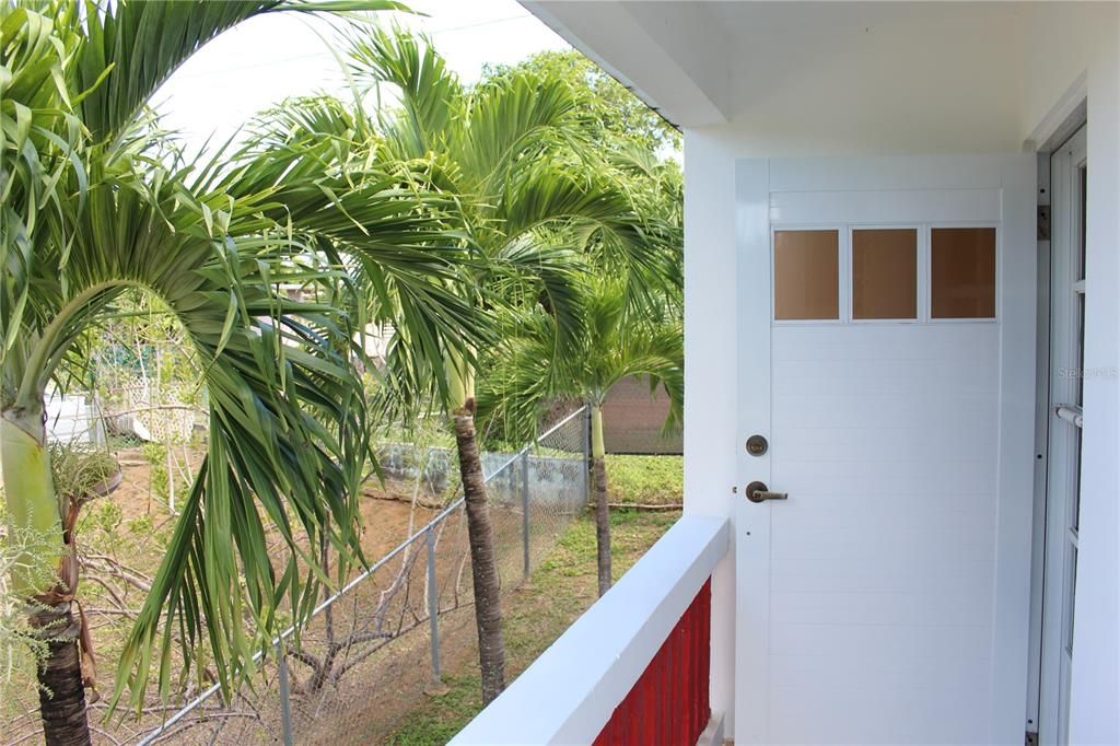 For Sale: $369,000 (3 beds, 2 baths, 1100 Square Feet)