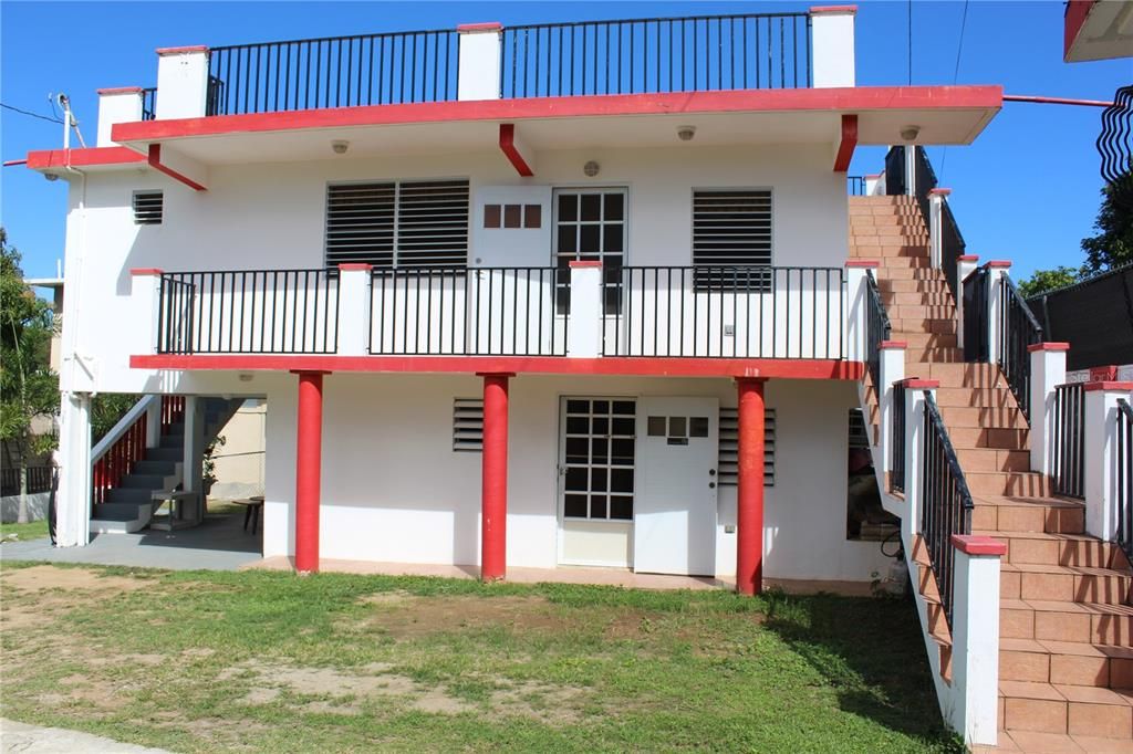 For Sale: $369,000 (3 beds, 2 baths, 1100 Square Feet)