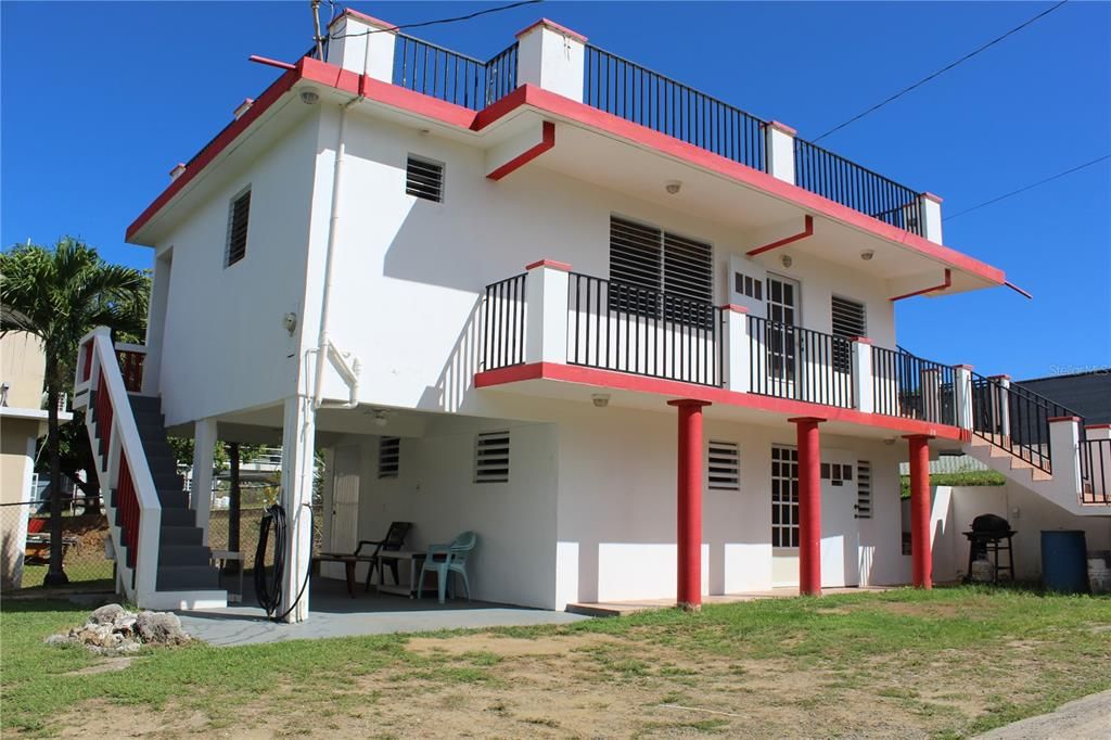 For Sale: $369,000 (3 beds, 2 baths, 1100 Square Feet)