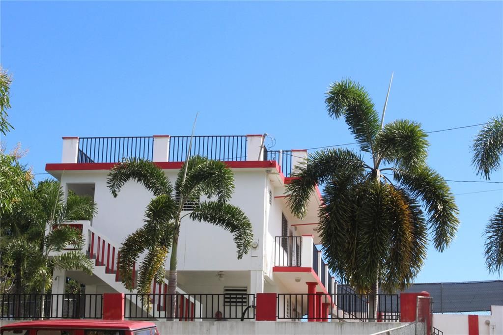 For Sale: $369,000 (3 beds, 2 baths, 1100 Square Feet)