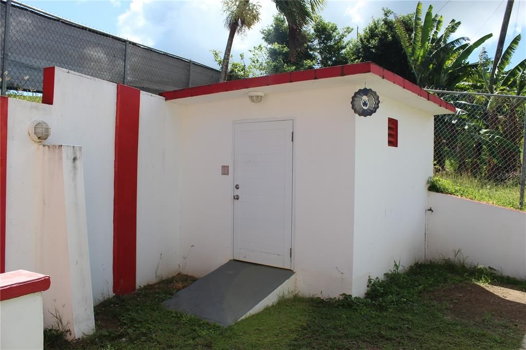 For Sale: $369,000 (3 beds, 2 baths, 1100 Square Feet)