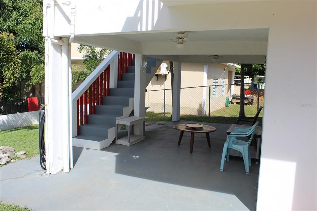 For Sale: $369,000 (3 beds, 2 baths, 1100 Square Feet)