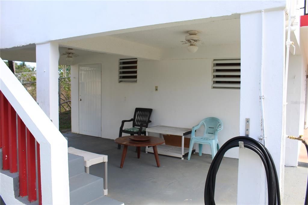 For Sale: $369,000 (3 beds, 2 baths, 1100 Square Feet)