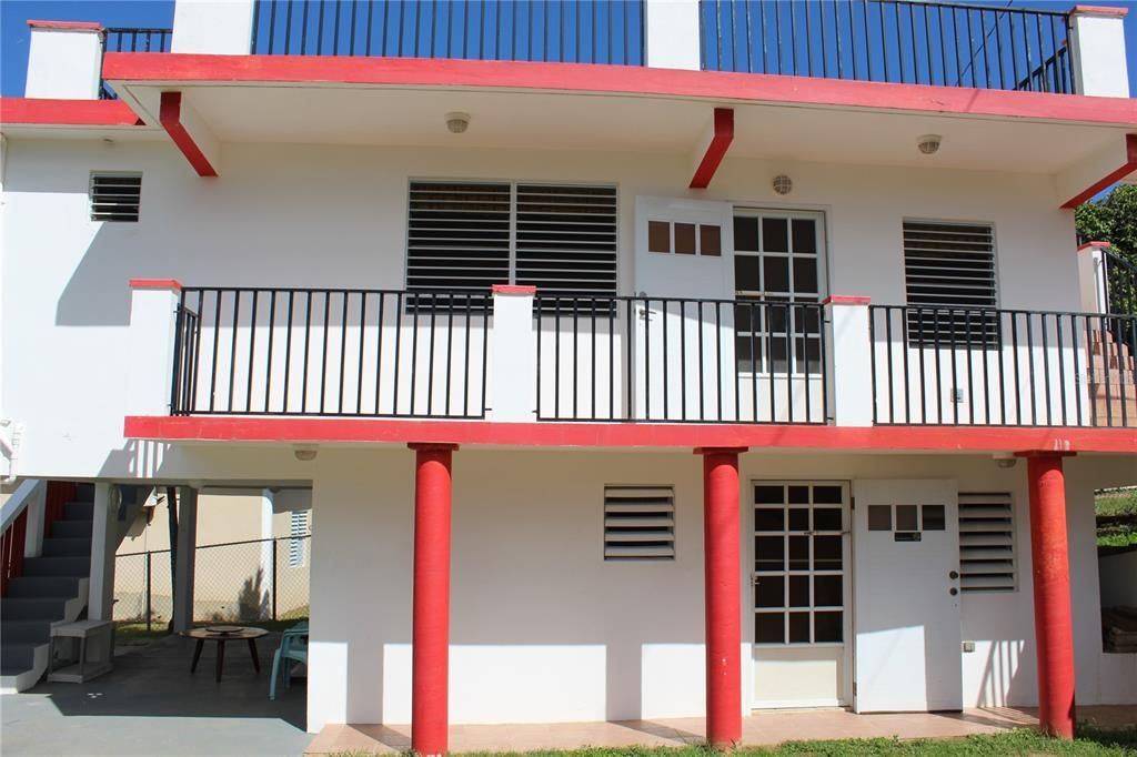 For Sale: $369,000 (3 beds, 2 baths, 1100 Square Feet)