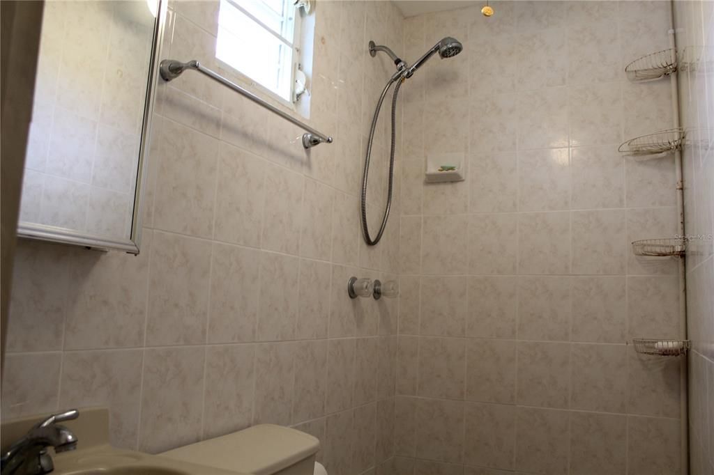 For Sale: $369,000 (3 beds, 2 baths, 1100 Square Feet)