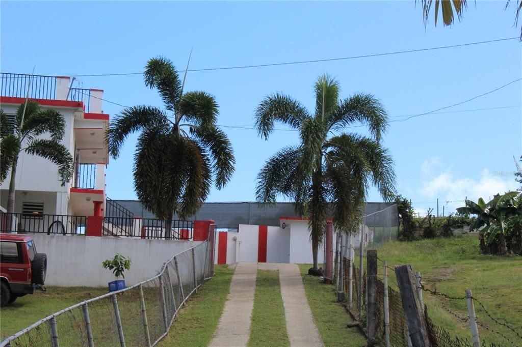 For Sale: $369,000 (3 beds, 2 baths, 1100 Square Feet)