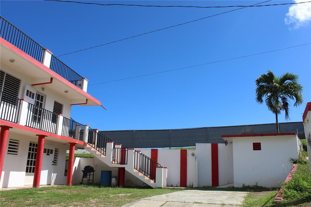 For Sale: $369,000 (3 beds, 2 baths, 1100 Square Feet)