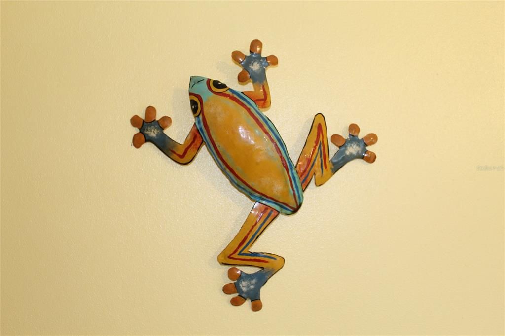 For Sale: $369,000 (3 beds, 2 baths, 1100 Square Feet)