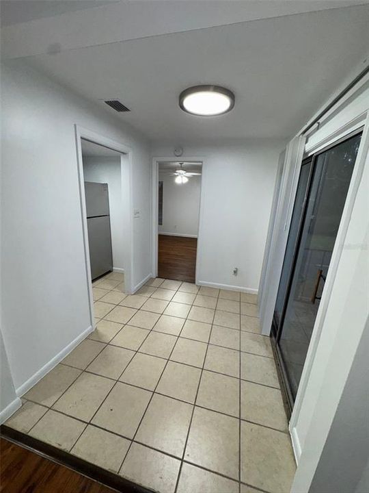 For Rent: $1,049 (1 beds, 1 baths, 775 Square Feet)