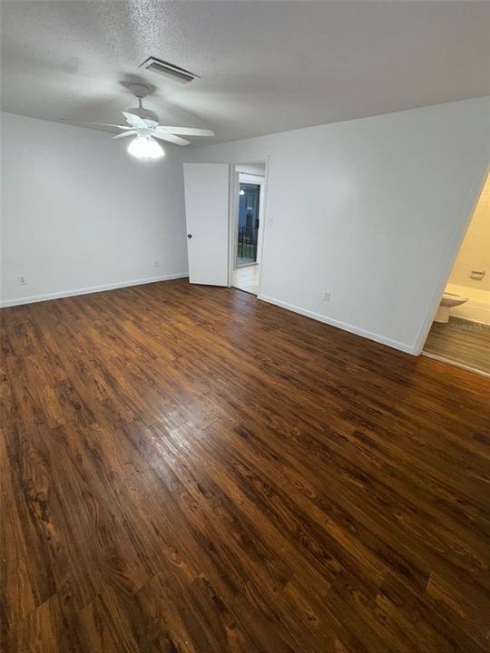 For Rent: $1,049 (1 beds, 1 baths, 775 Square Feet)