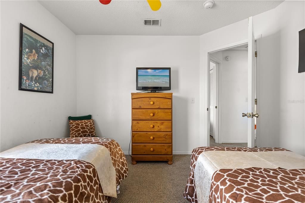 Active With Contract: $2,950 (4 beds, 2 baths, 1874 Square Feet)