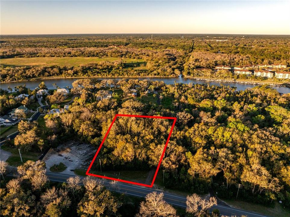 На продажу: $1,999,000 (2.99 acres)