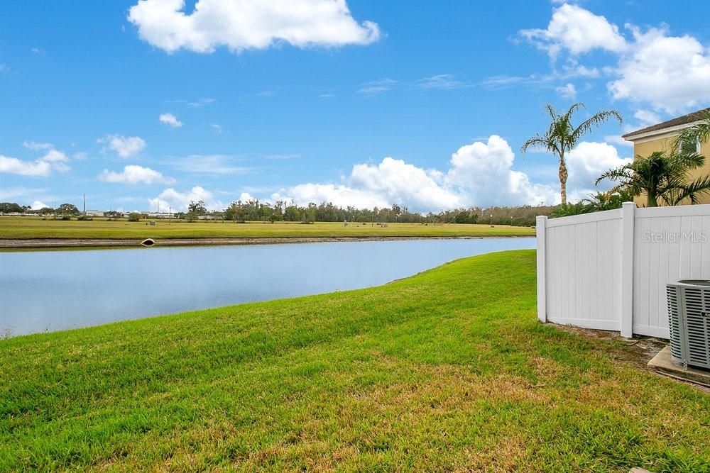 На продажу: $250,000 (4 спален, 2 ванн, 1632 Квадратных фут)