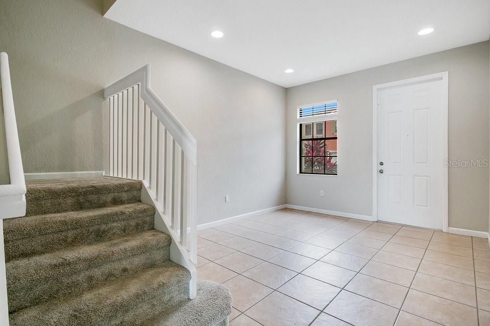 На продажу: $250,000 (4 спален, 2 ванн, 1632 Квадратных фут)