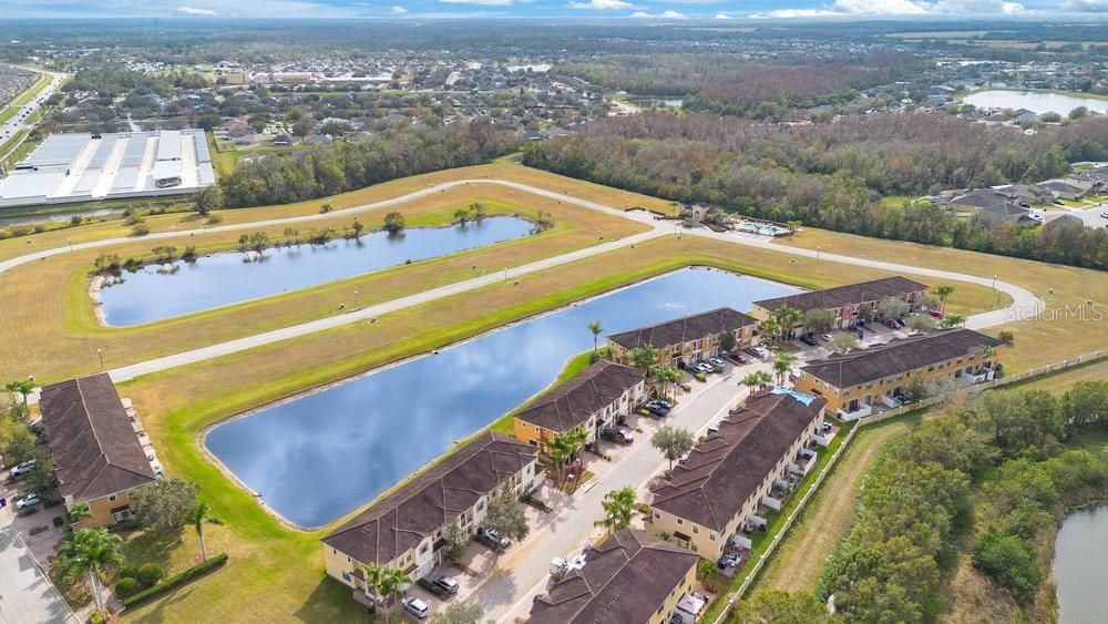 На продажу: $250,000 (4 спален, 2 ванн, 1632 Квадратных фут)