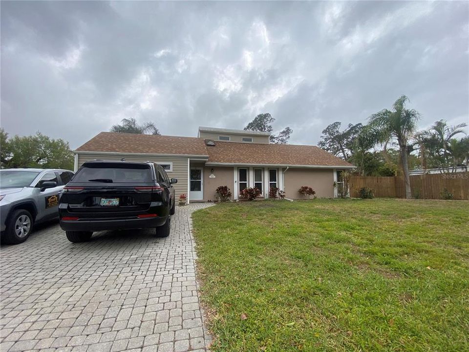 Recently Sold: $424,900 (3 beds, 3 baths, 1464 Square Feet)