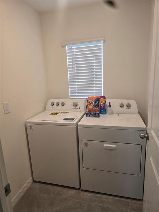 待售: $305,000 (3 贝兹, 2 浴室, 1516 平方英尺)