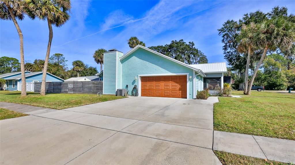 Под контрактом: $349,000 (3 спален, 2 ванн, 1762 Квадратных фут)