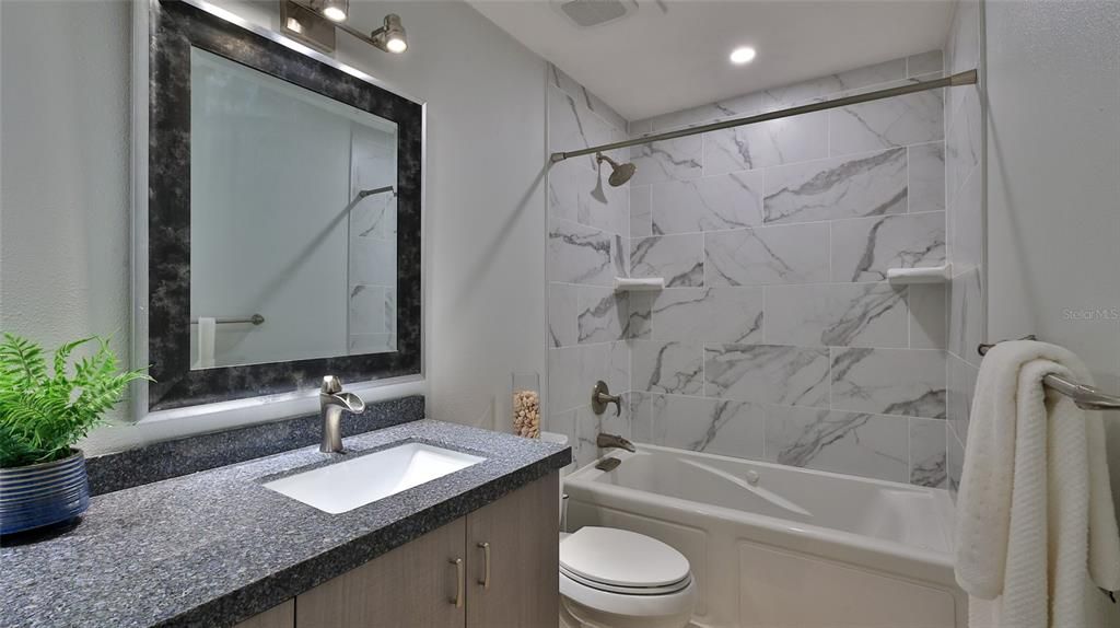 Под контрактом: $349,000 (3 спален, 2 ванн, 1762 Квадратных фут)