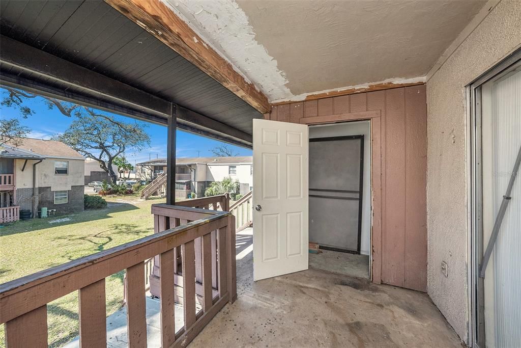 На продажу: $120,000 (2 спален, 2 ванн, 940 Квадратных фут)