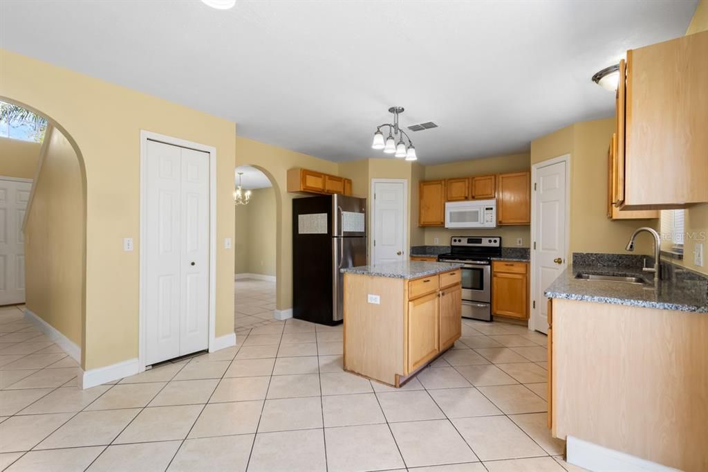 For Sale: $384,950 (4 beds, 2 baths, 2215 Square Feet)