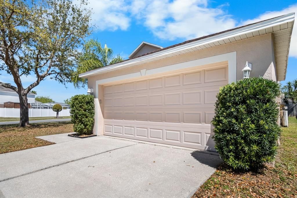 For Sale: $384,950 (4 beds, 2 baths, 2215 Square Feet)