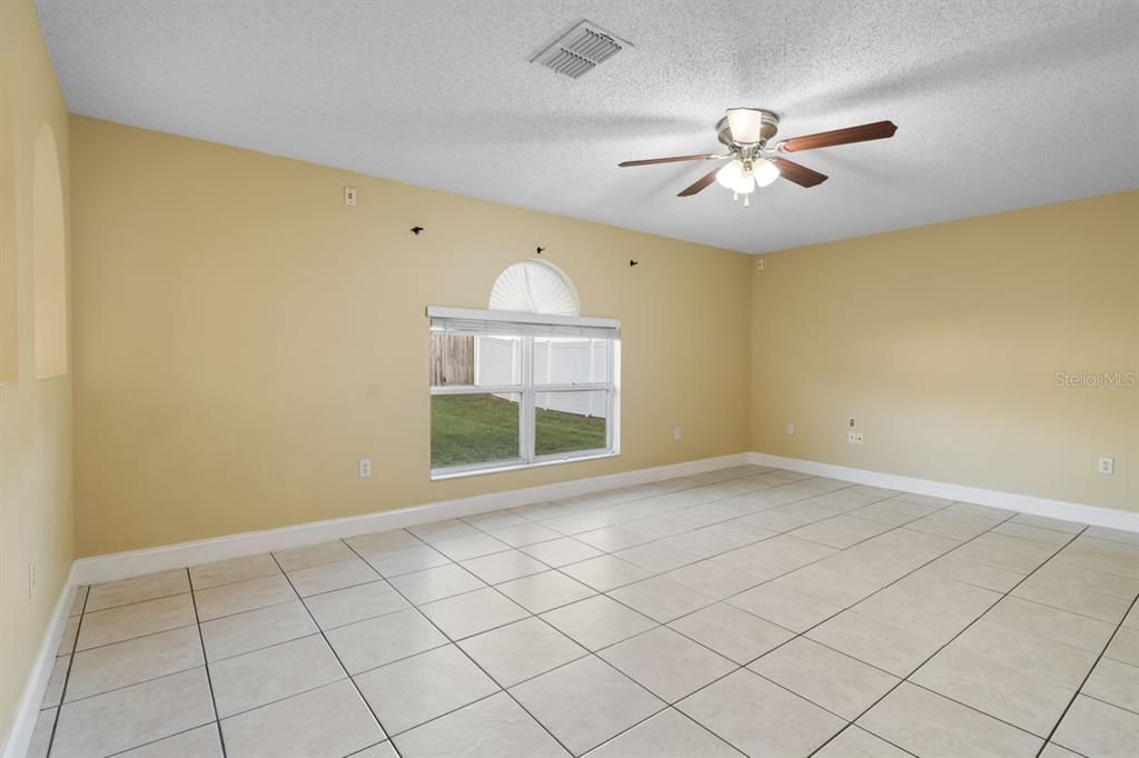 For Sale: $384,950 (4 beds, 2 baths, 2215 Square Feet)